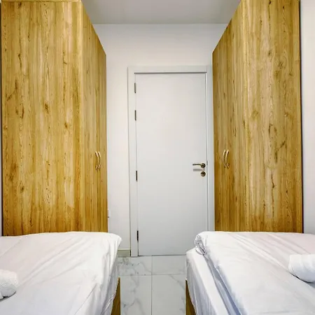 Modern, 2-br With Valletta View Apartment *