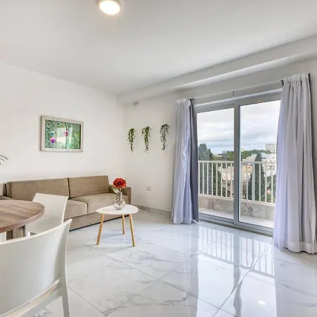 Modern, 2-br With Valletta View *