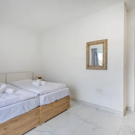 Modern, 2-br With Valletta View